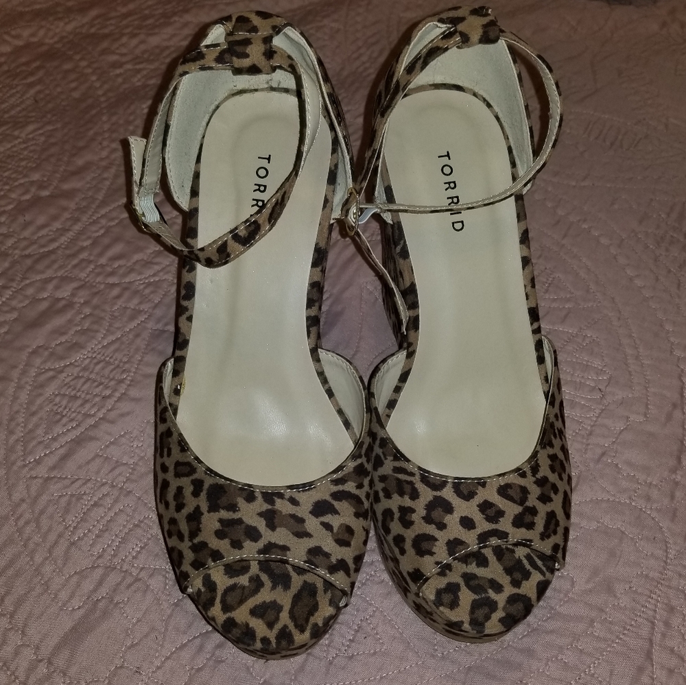 Wedge cheetah print
